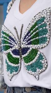 Túnicas bordadas a mano con cuentas para verano y uso casual, tops de diseñador con cuentas de semillas y detalles de bordado a mano coloridos. - Product Image 4