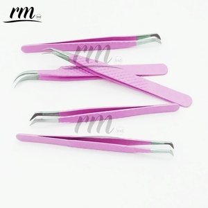 Pince à cils RMI rose avec revêtement poudré et paillettes argentées, pour volume russe, courbure en U ou pointe argentée - Product Image 5