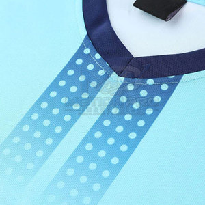 Tenue de football légère et respirante en tissu polyester de haute qualité pour une meilleure circulation de l'air et une meilleure absorption de la transpiration - Product Image 5