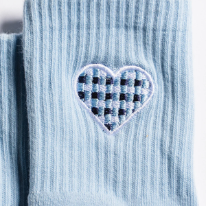 Chaussettes tricotées personnalisées avec logo brodé, couleur bleu ciel, en coton antidérapant pour l'été et l'intérieur, personnalisation de la marque - Product Image 2