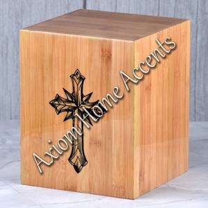 Urne en bois de qualité supérieure pour cendres avec design artisanal et finition lisse pour un hommage durable par Axiom Home Accents - Product Image 1