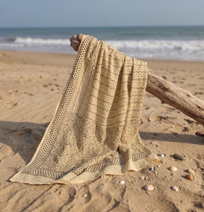 Paréo Sarong en Coton Fait Main Imprimé Bagru, Cache-maillot de Plage Bohème Tribal, Couverture de Plage Beige et Noir à Imprimé Tribal en Coton - Product Image 6