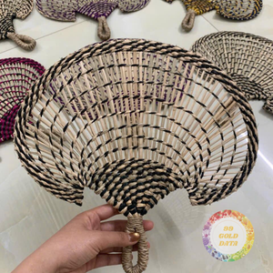 Ventilador Decorativo Portátil Tejido a Mano con Hierba Marina Natural, Estilo Antiguo, para Eventos Tropicales, Fiestas y Uso Diario - Product Image 6