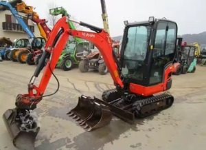 Mini-pelleuse sur chenilles polyvalente d'occasion de 3 tonnes avec flèche à rotation latérale et chenilles en caoutchouc pour accès restreint et aménagement paysager résidentiel - Product Image 4