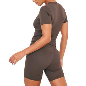 Haut court côtelé à col montant et manches courtes pour femme, personnalisable en gros, idéal pour l'été et la gym - Grande Vente - Product Image 4