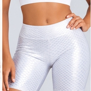 Shorts adhesivos para pole dance para mujer que proporcionan un fuerte agarre a las piernas, tela cómoda, elástica y transpirable, y soporte flexible. - Product Image 2