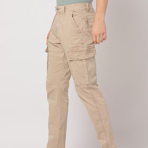 Pantalon cargo pour homme, conçu avec style et détails robustes, idéal pour les activités quotidiennes, avec un aménagement de poches spacieux. - Product Image 2