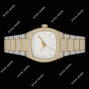 Reloj Tonneau de Lujo con Esfera Blanca y Diamantes Incrustados, Correa con Diamantes en Tono Dorado, Elegante Reloj de Estilo Impresionante - Product Image 2