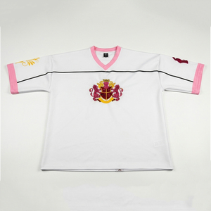 เสื้อเจอร์ซีย์อเมริกันฟุตบอลแขนสั้นสีขาวและชมพูลายตราสัญลักษณ์รอยัล ไซส์พลัส  งานพิมพ์แบบรีดร้อน คุณภาพดีจากซัพพลายเออร์ที่เชื่อถือได้  ทันสมัยและเป็นเทรนด์ใหม่ - Product Image 1