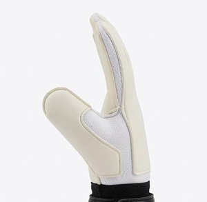 ถุงมือผู้รักษาประตูฟุตบอลระดับพรีเมียม หนัง PU กันลื่น ระบายอากาศได้ดี สายรัดข้อมือปรับได้ ใช้ได้ทั้งชายและหญิง - Product Image 2