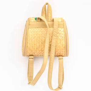 Elegante mochila de paja con estampado de hojas tropicales – Diseño juvenil, accesorio de viaje perfecto, trapezoidal/cuadrado con solapa redondeada. - Product Image 5