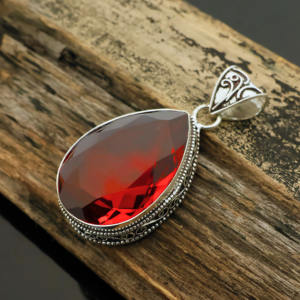 Pendentif en forme de goutte d'eau en quartz rubis – Bijou fantaisie en argent – Cadeau pour elle - Product Image 3