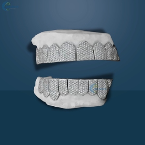Hip Hop Lab Grown Diamond Teeth Grillz Iced Out 10 Top & 10 Bottom Set Personalizado de Oro Blanco Sólido de 10K para Hombre - Product Image 4