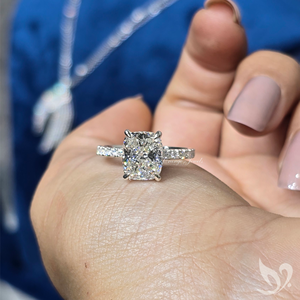 แหวนทองคำแท้ 10K ประดับเพชรทรงคุชชั่นรูปไข่ 3 กะรัต ได้รับการรับรองจาก IGI - Product Image 5