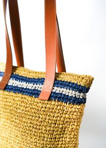 Sac à main tendance en macramé fait main pour femme – Style bohème avant-gardiste, durable avec fermeture éclair, idéal pour les festivals de musique et l'été - Product Image 4