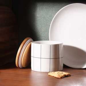 Boîte de rangement en métal contemporaine avec couvercle en bois pour l'organisation de la cuisine et du garde-manger à la maison et le stockage des aliments - Product Image 2