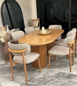 Juego de Mesa de Comedor Ovalada de Madera de Teca Sólida con Sillas Tapizadas - Diseño Moderno Escandinavo, Muebles de Comedor de Lujo para Hotel o Villa - Product Image 4