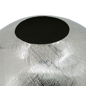Jarrón de Aluminio con Rayas Plateadas de 10.5x10.5x13, Jarrón Metálico con Diseño Único - Product Image 5