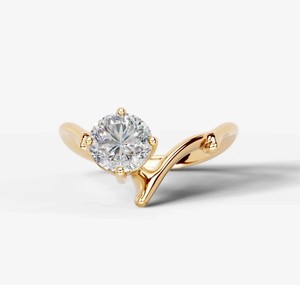 Anillo de Moissanita de Corte Redondo, Plata de Ley 925, Chapado en Oro Amarillo, Anillo de Compromiso, Boda, Promesa, Elegante y Atemporal - Product Image 1