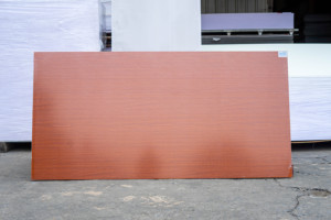 Panneau de mousse laminé PVC haute densité Pitech fabriqué au Vietnam motif de grain de bois pour des meubles durables - Product Image 2