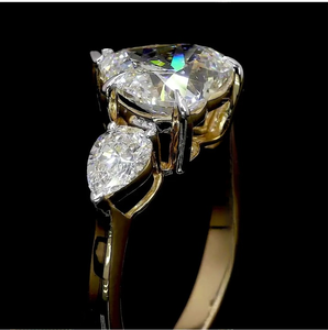 Bague en forme de cœur avec diamant latéral en forme de poire de 3 carats en or jaune, bijoux fins en diamant pour femmes - Product Image 2