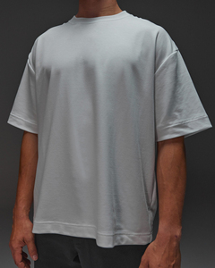 เสื้อยืดเจอร์ซีย์ผู้ชายคุณภาพสูง ทรงปกติ ผ้าโพลีเอสเตอร์ผสมคอตตอน แห้งเร็ว ระบายอากาศดี แขนสั้น คอกลม ทรงพัฟ สีพื้น - Product Image 5