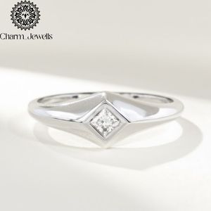 Bague de fiançailles Charm_Jewells en or rose plaqué, moissanite taille princesse, sertissage géométrique, style classique pour femme - Product Image 3
