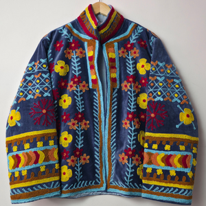 Morvi Fab 2026 # 54 Nuevas Chaquetas de Terciopelo Suzani para Mujer |   Chaqueta Azul Marino con Bordado Floral |   Venta al por mayor - Product Image 4