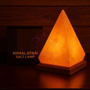 Lampe en sel de l'Himalaya en forme de pyramide, best-seller, 100 % naturelle, pour la décoration intérieure - Product Image 3