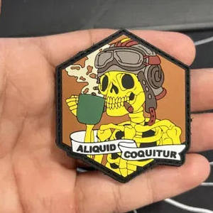 Patch brodé personnalisé en feutre éco-responsable avec sequins en caoutchouc et crâne, à thermocoller, pour accessoires vestimentaires - Product Image 5