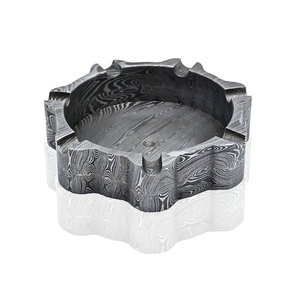 Cendrier moderne en acier de Damas, motif élégant, cendrier en métal durable, accessoire de fumeur pour la décoration de table - Product Image 6