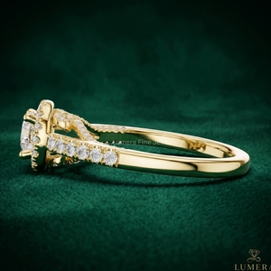 แหวนหมั้นเพชรทรงกลมเจียระไนแบบ Halo ทองคำขาว 14K/18K หรูหรา ประดับเพชรเลี้ยงในห้องปฏิบัติการ พร้อมวงแหวนแบบ Pavé สำหรับผู้หญิง เครื่องประดับชั้นดี รับผลิตแบบ OEM ODM - Product Image 2