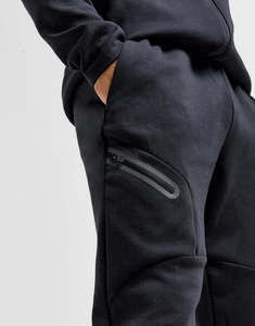 โรงงานเซียลโคต ประเทศปากีสถาน รับผลิตชุดวอร์มผู้ชายพร้อมปักโลโก้ ชุดจ็อกเกอร์แบรนด์ส่วนตัว ผ้าฝ้ายพรีเมียม เทคฟลีซ ราคาถูก - Product Image 4