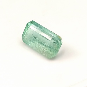 Esmeralda natural nigeriana de corte esmeralda de 5.70 ct, piedra preciosa facetada suelta (7.8x13.9x6.8 mm) - Product Image 3