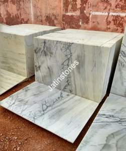 Lámina de Mármol Blanco Opal con Textura Gris Sutil para Uso en Paredes de Baños, Mostradores, Acentos y Suelos - Product Image 2