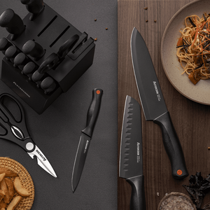 Set di 14 Coltelli da Cucina Neri con Lame in Acciaio Inossidabile Tedesco, Resistenti alla Ruggine e Lavabili in Lavastoviglie, con Affilatore Integrato - Product Image 5