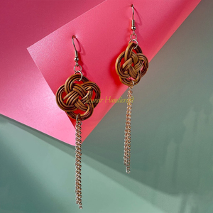 Pendientes huecos geométricos de rafia de ratán para vacaciones en la playa de verano hechos a mano para mujer hechos en Vietnam - Product Image 2