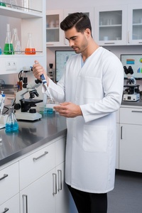 Bata de Laboratorio para Hombre, Marca Privada OEM, Uniforme Médico 100% Algodón, Bata de Doctor Blanca Resistente, Ropa de Trabajo para Hospital y Clínica, Personalizable - Product Image 5