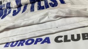 เสื้อยืดสตรีทแวร์พิมพ์ลายสกรีนผ้าฝ้าย 100% แบบแห้งเร็วทรงปกติสำหรับผู้ชาย ตกแต่งด้วยคริสตัล - Product Image 5