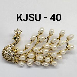 เข็มกลัดมุกดีไซน์นกยูงชุบทองพร้อมมุกน้ำจืดสำหรับเครื่องประดับแฟชั่นสำหรับผู้หญิงและผู้ชาย - Product Image 3