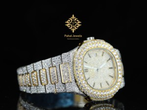 นาฬิกาเพชรหรูสำหรับผู้ชาย Pahal Jewels ตัวเรือนทองคำเหลืองทรงสี่เหลี่ยม 42 มม. ระบบอนาล็อก แสดงวันที่ กลไกควอตซ์ ตัวล็อคแบบผีเสื้อ - Product Image 3