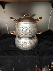 Casserole ronde en métal vintage très demandée avec couvercle, extérieur poli, poignées en alliage de zinc, ustensile de cuisson durable - Product Image 4