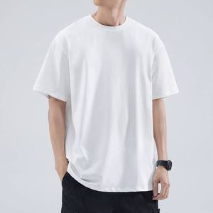 Camiseta de Hombre de Corte Regular con Hombros Caídos, 100% Algodón Premium, Logotipo Frontal, Ecológica, Transpirable, Personalizable, Cuello Redondo - Product Image 6