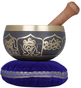 Cuenco tibetano de bronce con acabado antiguo y sonido armónico rico para mindfulness y relajación - Product Image 6