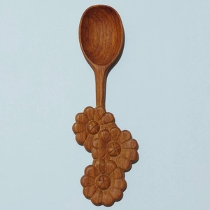 Vietnam Artisan Triple Flower Carved Wood Spoon Natural Kitchen Dining Utensil Eco-Friendly Bulk Export Customizable - Product Image 1