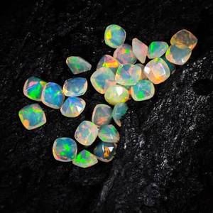 Ópalos naturales tallados en forma de cojín, gemas sueltas pulidas opalescentes para la fabricación de joyas, ideales para regalos. - Product Image 4