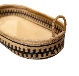 Cesta portátil negra de mimbre en forma de zig zag para cambiar pañales, junto con bandeja de mimbre para cambiar pañales con asas naturales para decoración. - Product Image 2