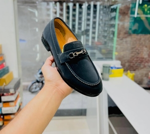 Men's Black Faux Suede Loafers Round Toe Slip-On With Metal Buckle Decoration Comfortable Rubber Outsole All Seasons <b>Flats</b> - Product Image 1
