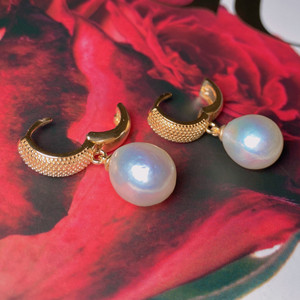 Classic 10-11mm Baroque Freshwater Pearl Dangle Earrings with Luxury Retro Style 14K Gold Injection <b>Bright</b> <b>Light</b> - Product Image 3
