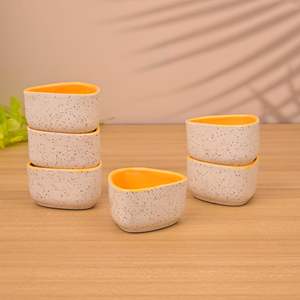 ชามดิปสีเหลืองสดใสขนาดเล็ก ดีไซน์มินิมอลรักษ์โลก ทำจากแก้ว สแตนเลส และเรซิ่น พร้อมฝาปิด สำหรับเสิร์ฟซอส - Product Image 1